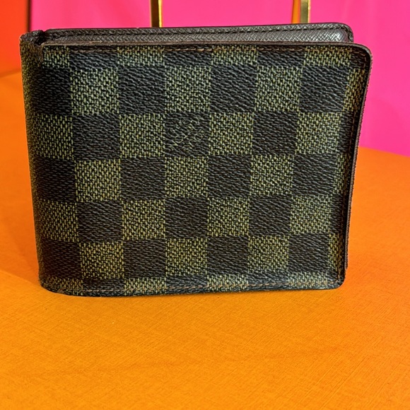 Louis Vuitton Damier Bifold Man’s wallet XL size Bif wallet for big man. - Picture 2 of 16